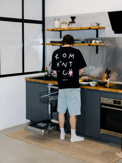 Romantic T-Shirt Black