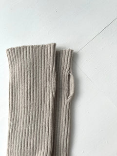 Finnö Wrist Warmers Wood Grey