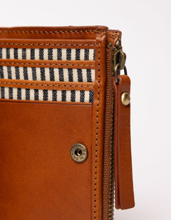 Jamie Lompakko Cognac