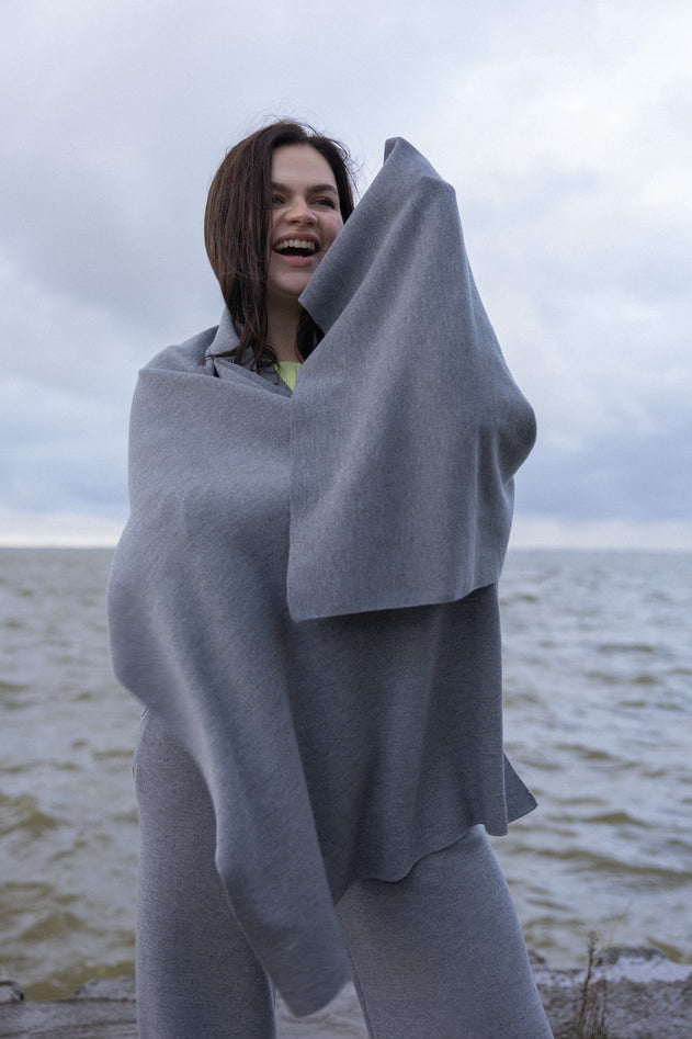 Via Merino Wool Scarf & Gloves Set Light Grey