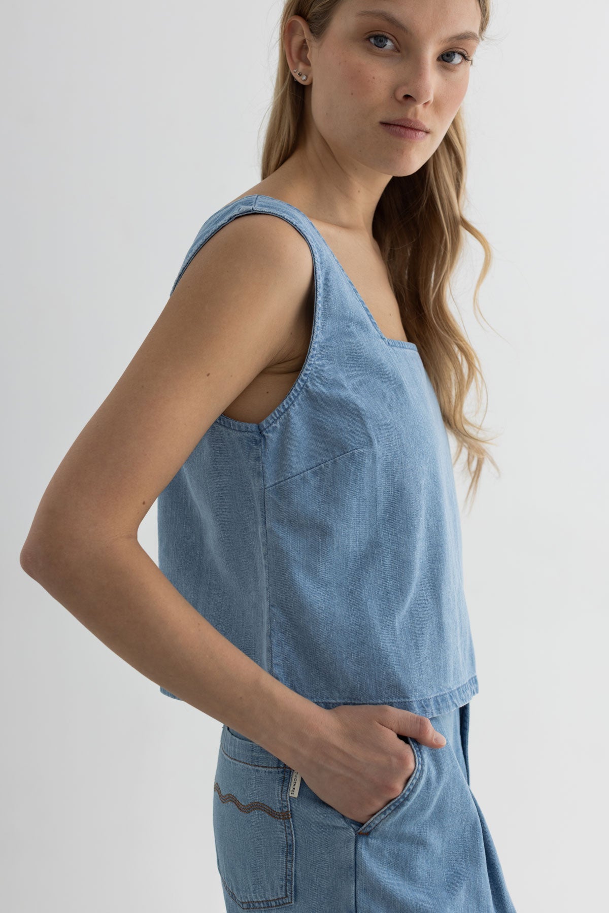 ALAGADI-DENIM-Light-Blue_01.jpg?v=1776258707