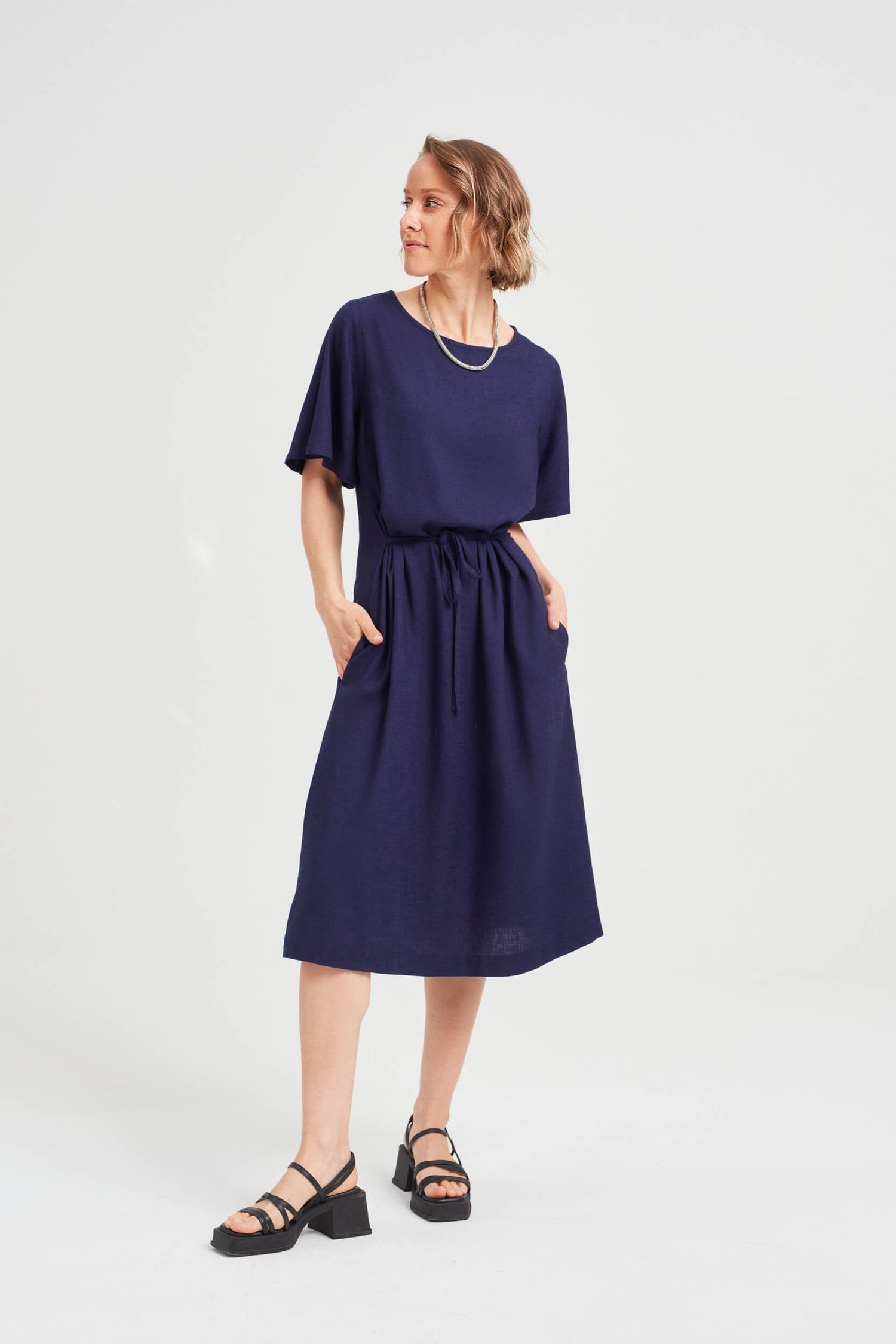 Nika Round Neck Dress With Butterfly Sleeves Black-Blue