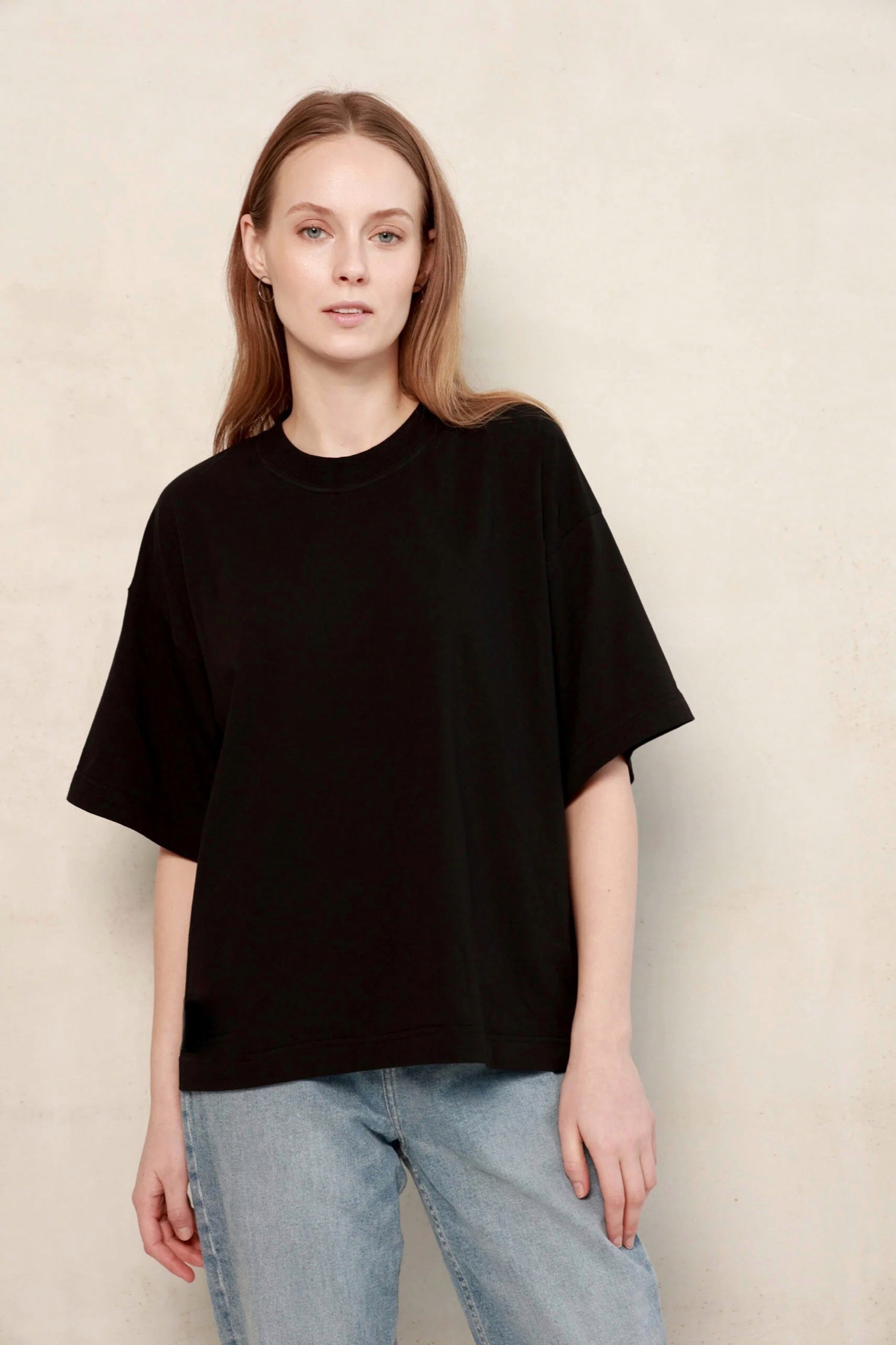Line T-paita Musta
