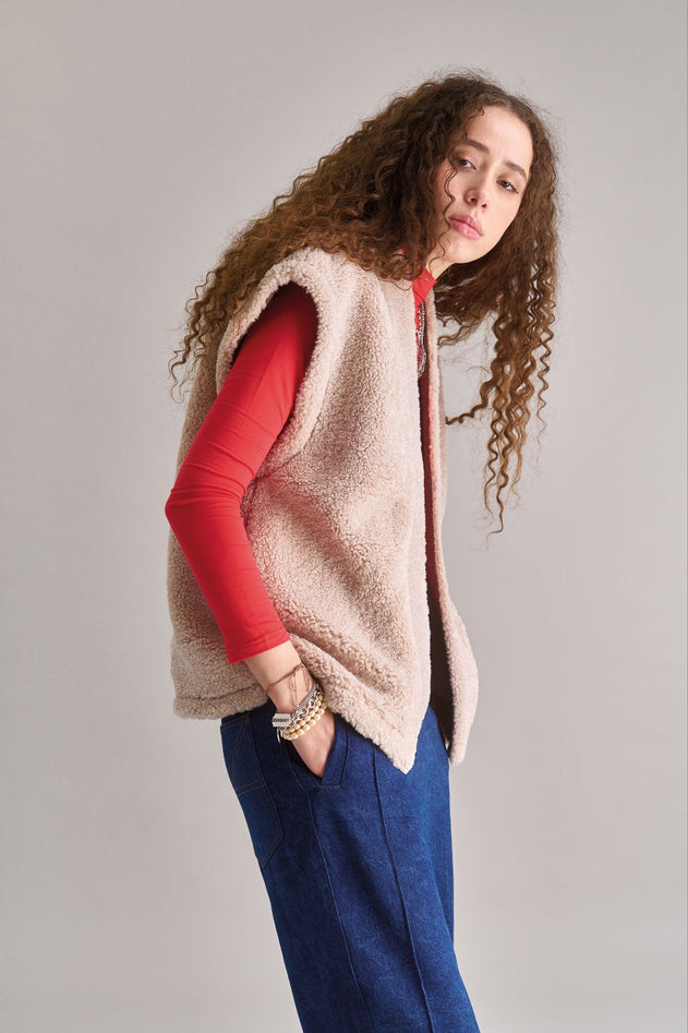 GEORGIE Reversible Recycled Fleece Gilet - Sand