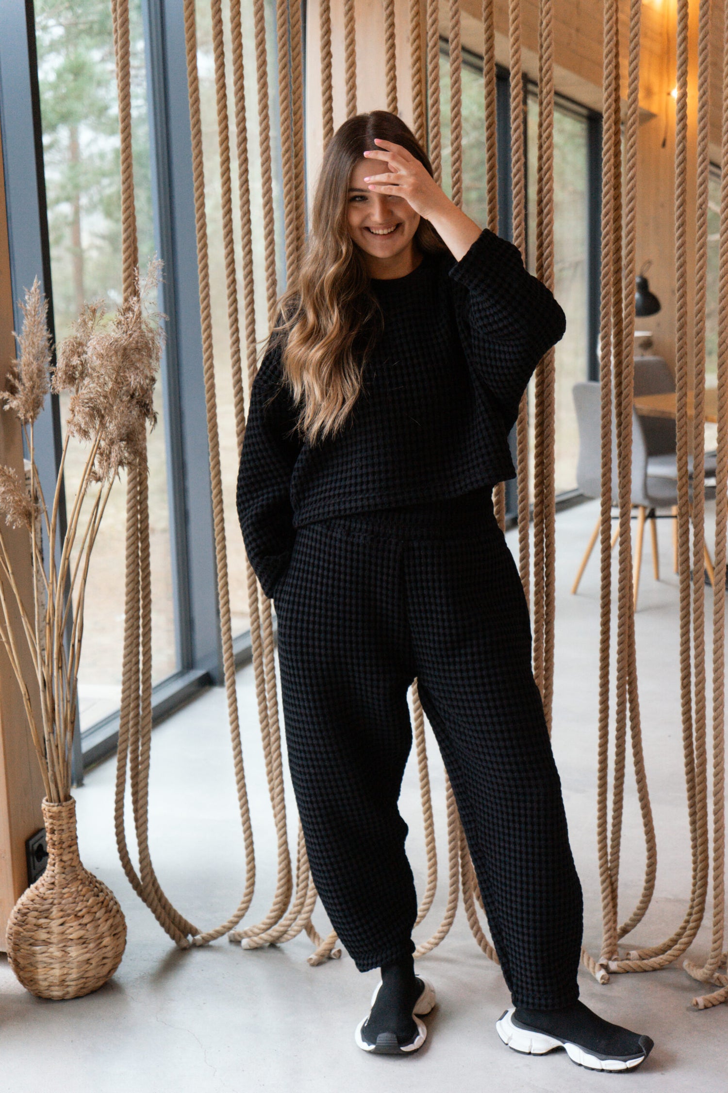 Aiko Loungewear-setti Musta