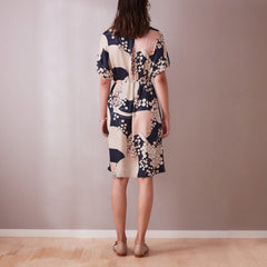 Short V-Neck Day Dress Japan Print