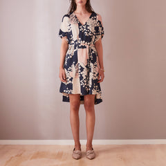 Short V-Neck Day Dress Japan Print