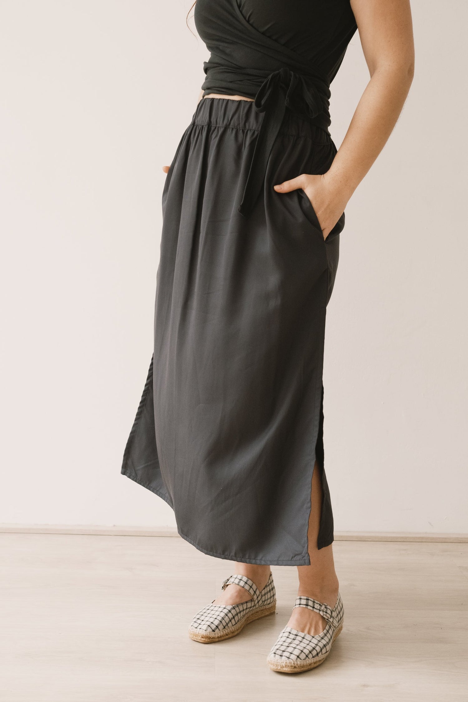 Halia Tencel Midi Skirt Black