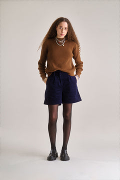 I3-OC-10-POSEY-Jumper-Hazelnut---C1-CDY-07-LIMA-Short-Navy.jpg?v=1756630860