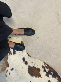 Total Black Slippers