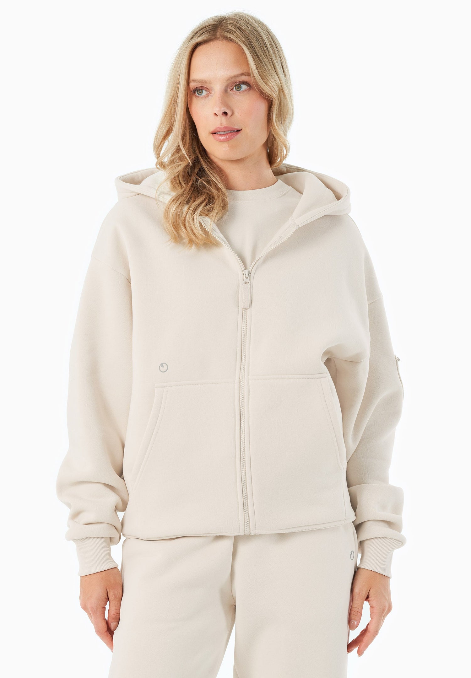 JENNAoffwhite-2_054235.jpg?v=1766671020