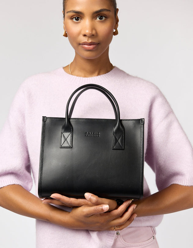 Jackie Midi Bag Leather Strap Classic Leather Black