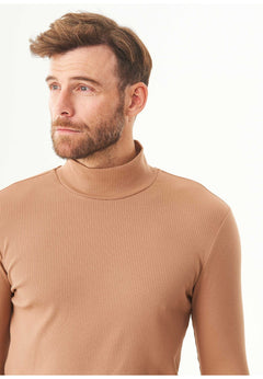 Men's Long-Sleeved Ribbed Turtleneck Shirt Light Brown