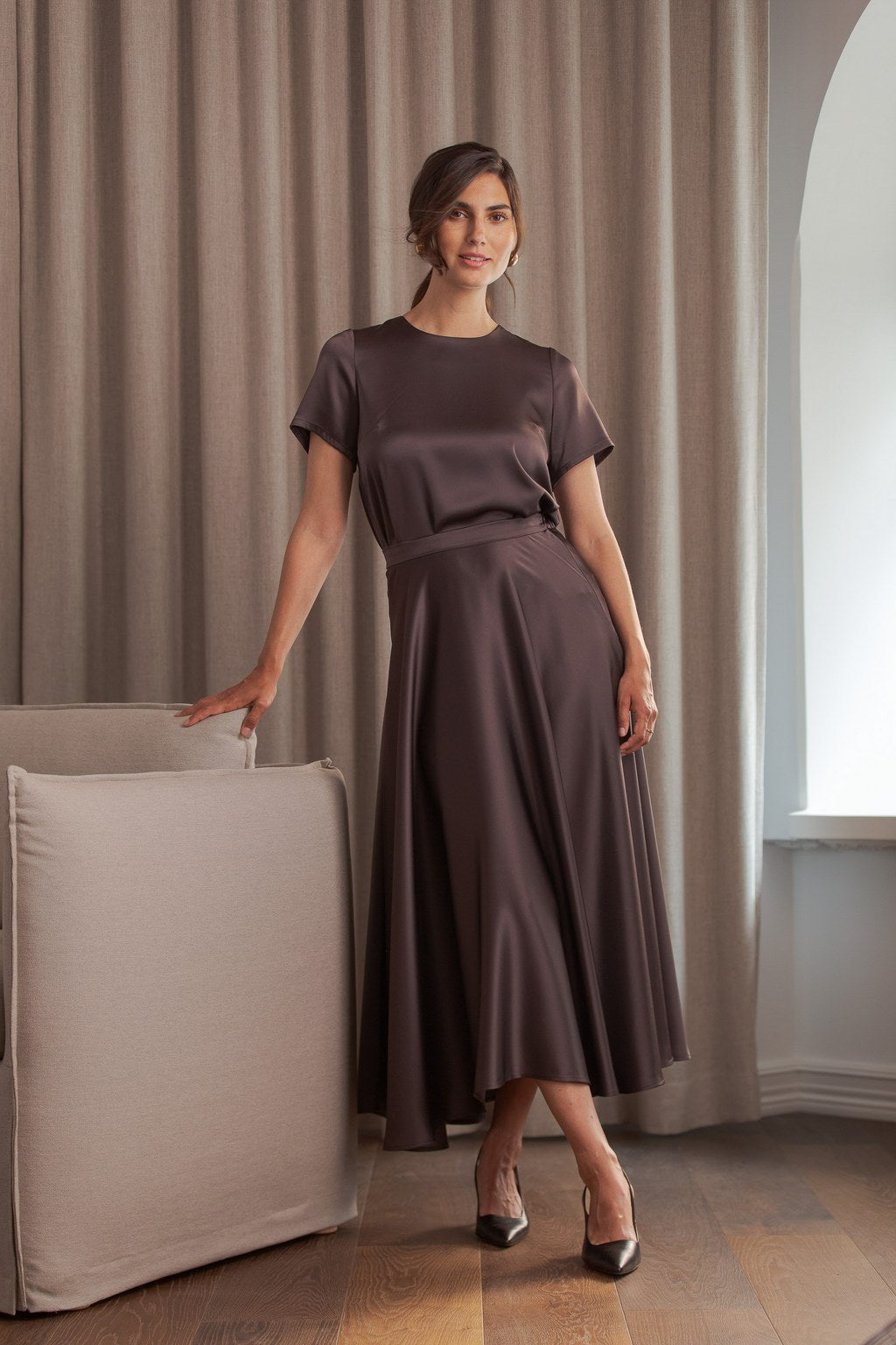 Tessa Short Sleeve Satin Shirt Dark Chocolate