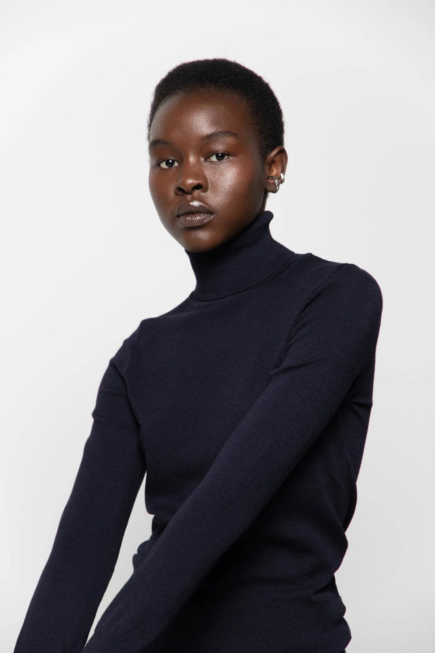 Merino Turtle Neck Knit Navy