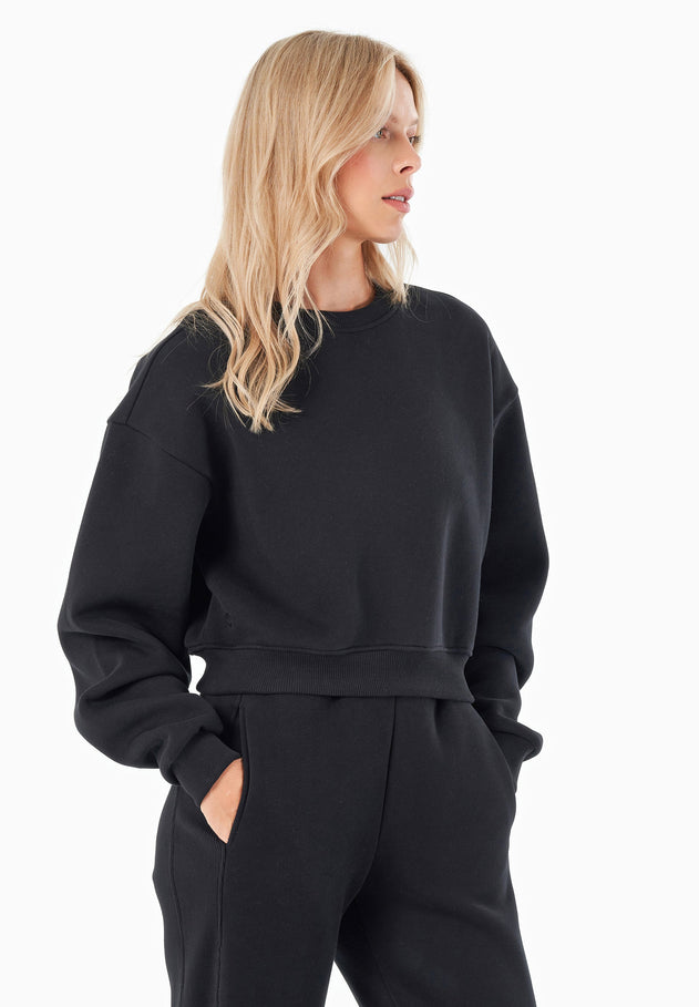SILLIVIA Crop Sweatshirt Black