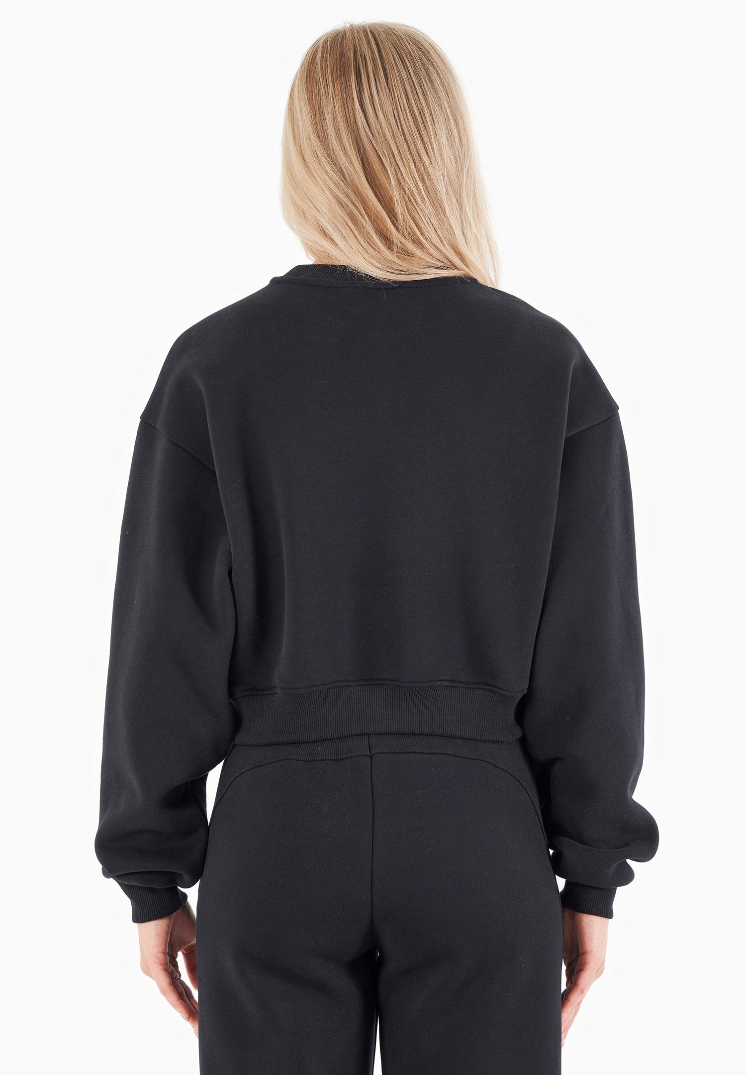 SILLIVIA Crop Sweatshirt Black