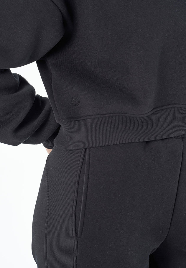 SILLIVIA Crop Sweatshirt Black