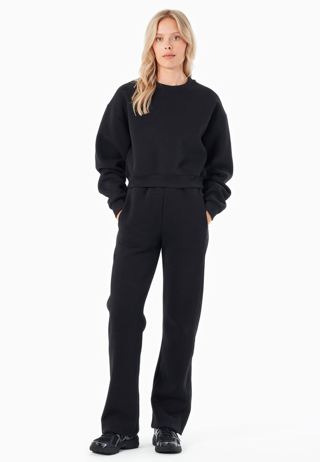 SILLIVIA Crop Sweatshirt Black