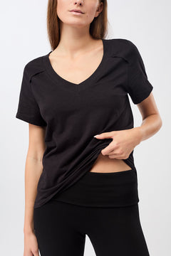 The New V-Neck Black