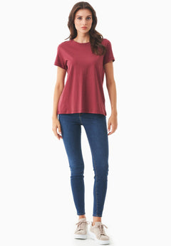 Women's Basic Round Neck T-Shirt Syrah Red