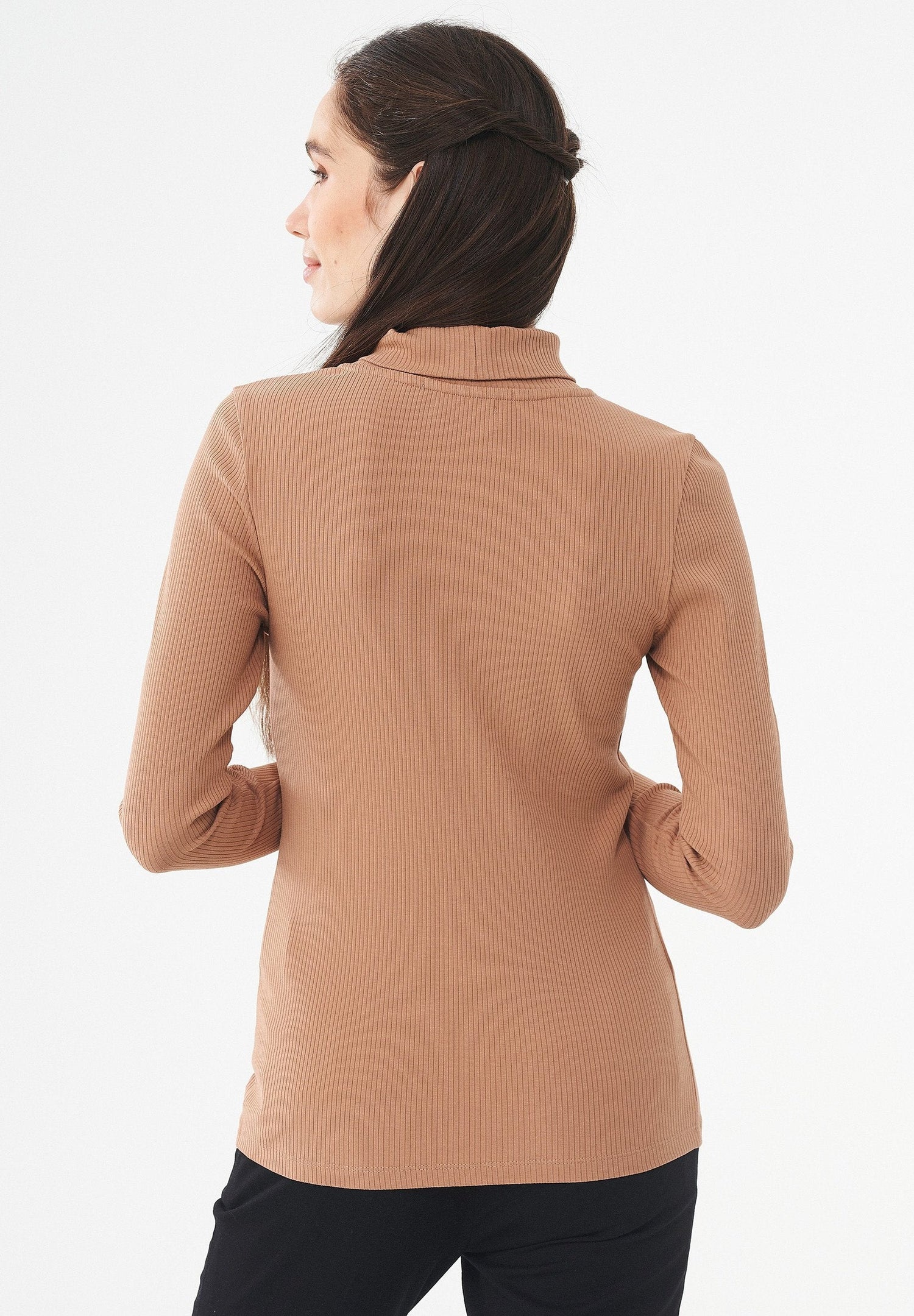 Women's Long Sleeved Cotton Turtleneck Light Brown