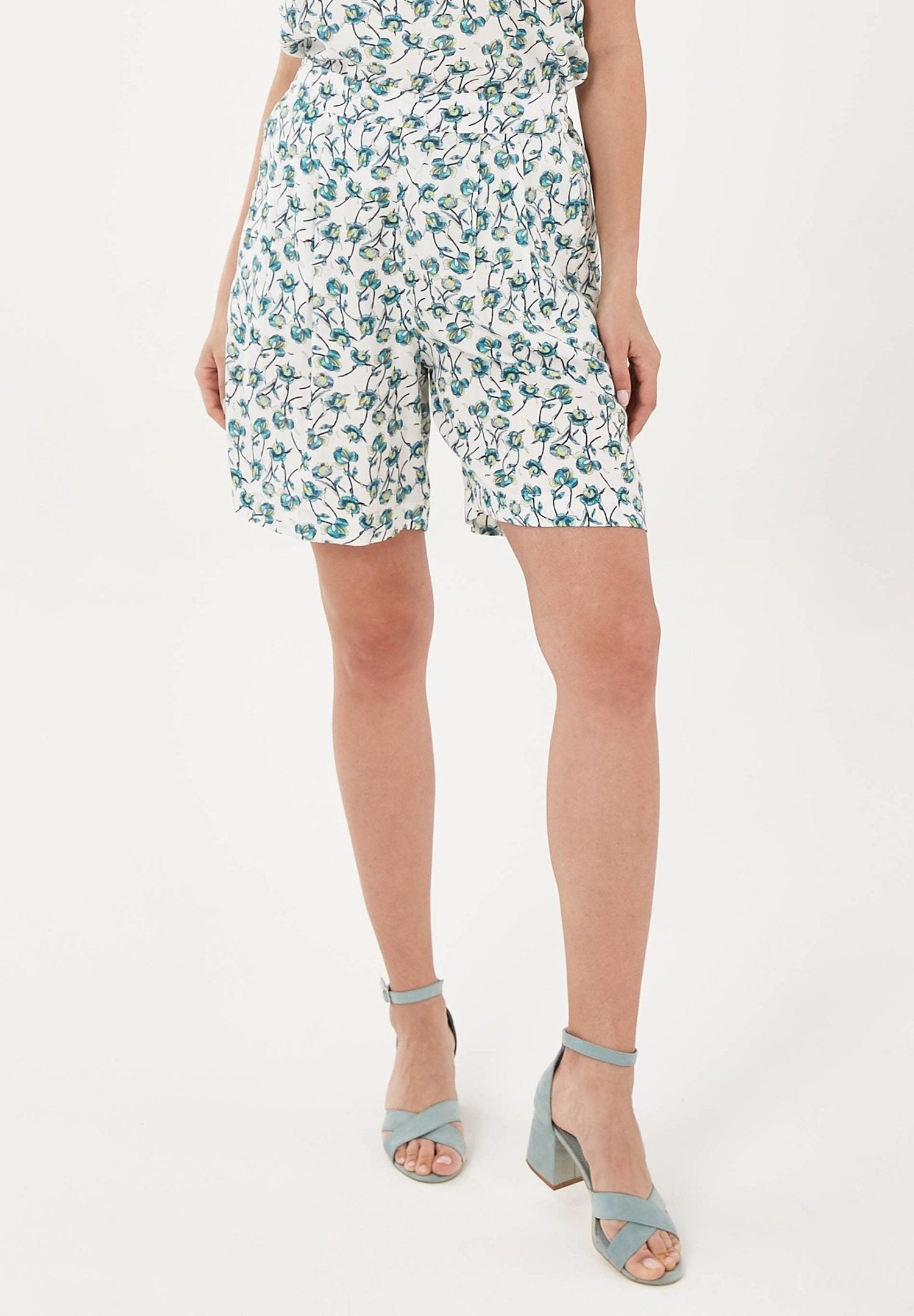 Tencel™ Lyocell Shorts With All-Over Floral Print