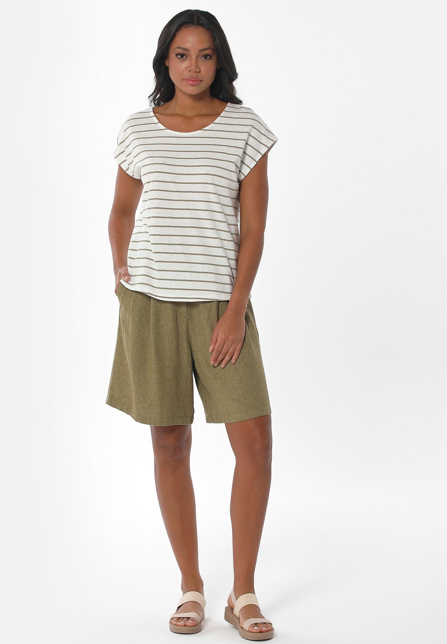 Women's Pleated Linen Blend Shorts Olive