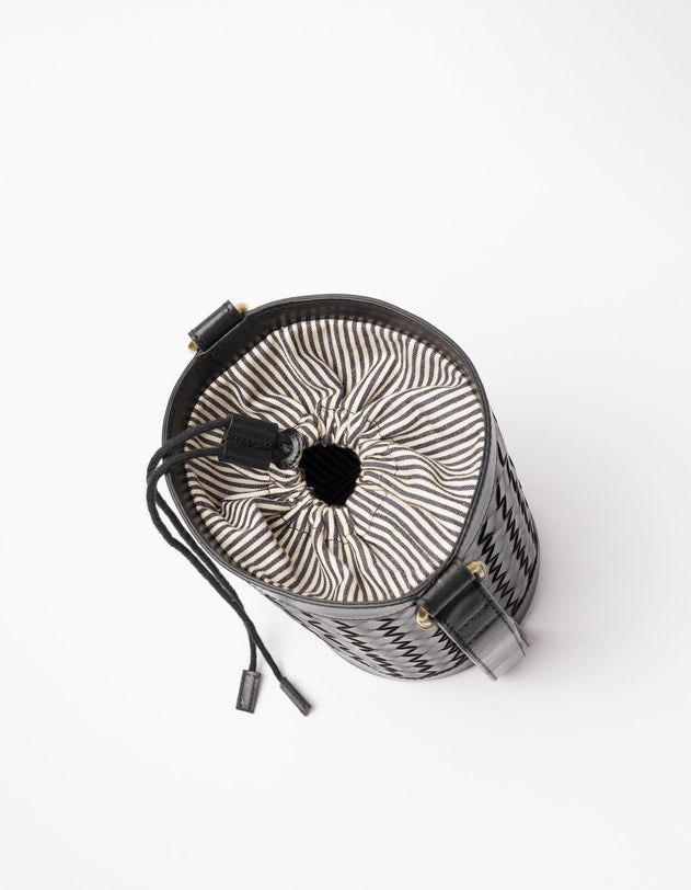 Zola Woven Leather Laukku Musta