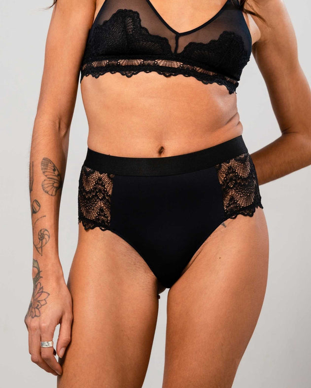 Highwaist String 002 Saboteur Black