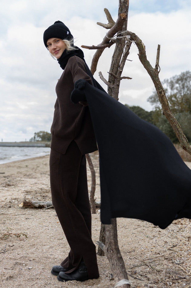 Via Merino Wool Scarf & Gloves Set Black