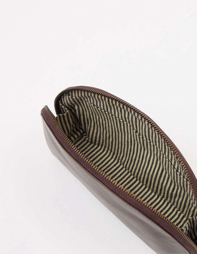 Make-Up Case Medium Soft Grain Chocolate