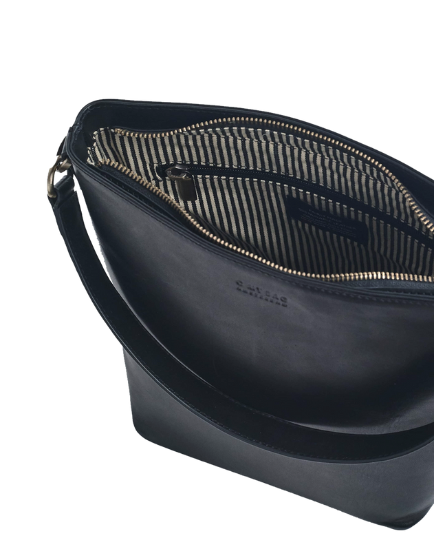Bobbi Maxi Bucket-laukku Musta