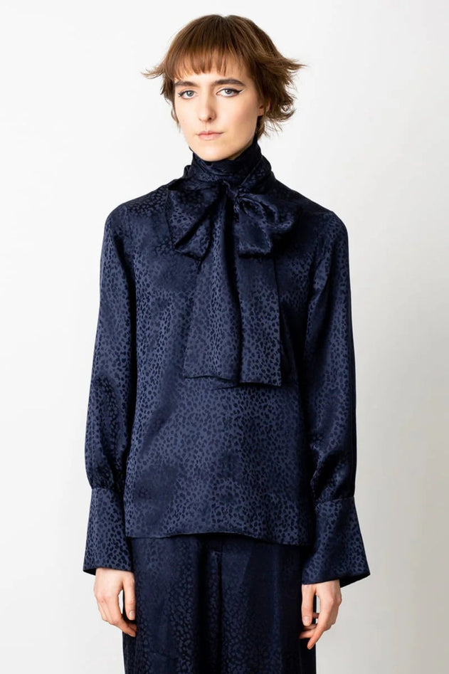 Bow Tie Blouse Navy - Studio Heijne