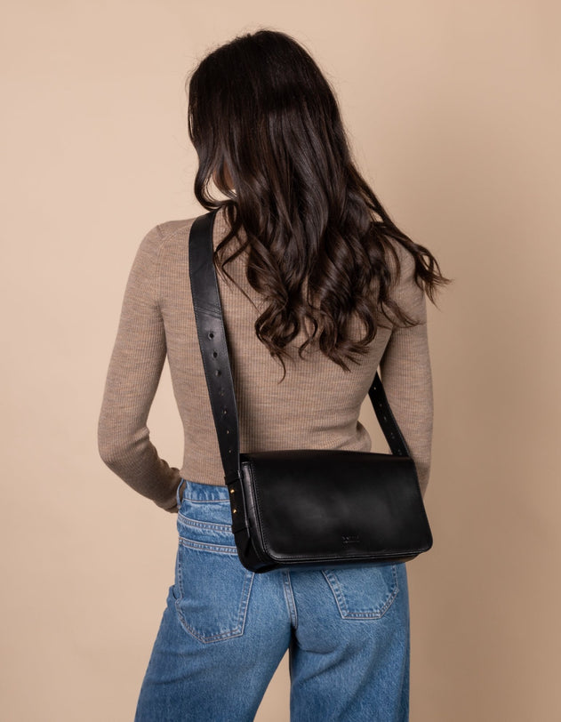 Gina Longuette Classic Leather Black