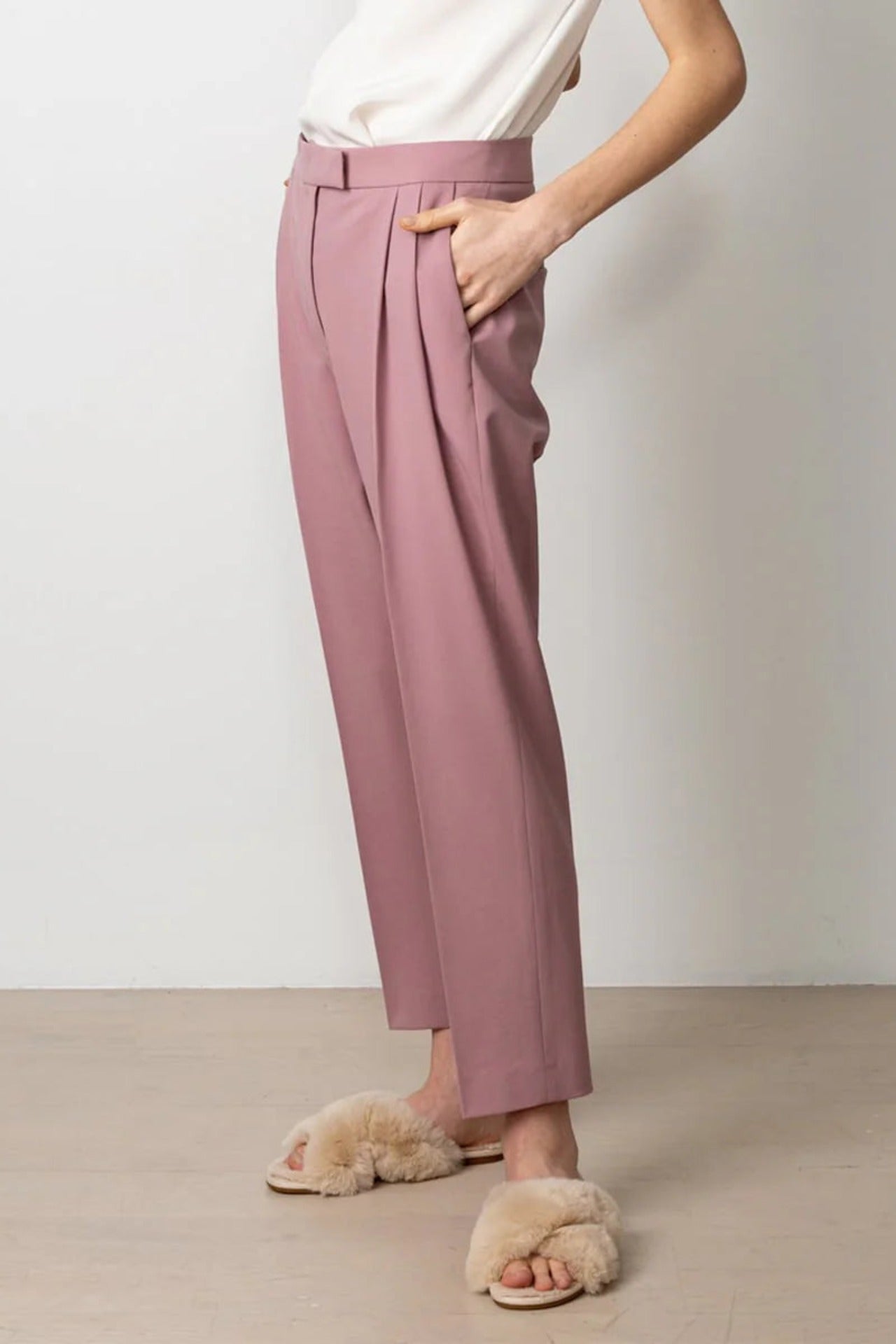 Cropped Pleated Trouser Pink - Studio Heijne