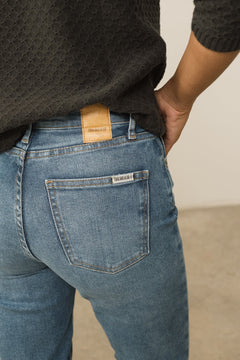 Gueda Momfit Denim Trousers Washed Blue