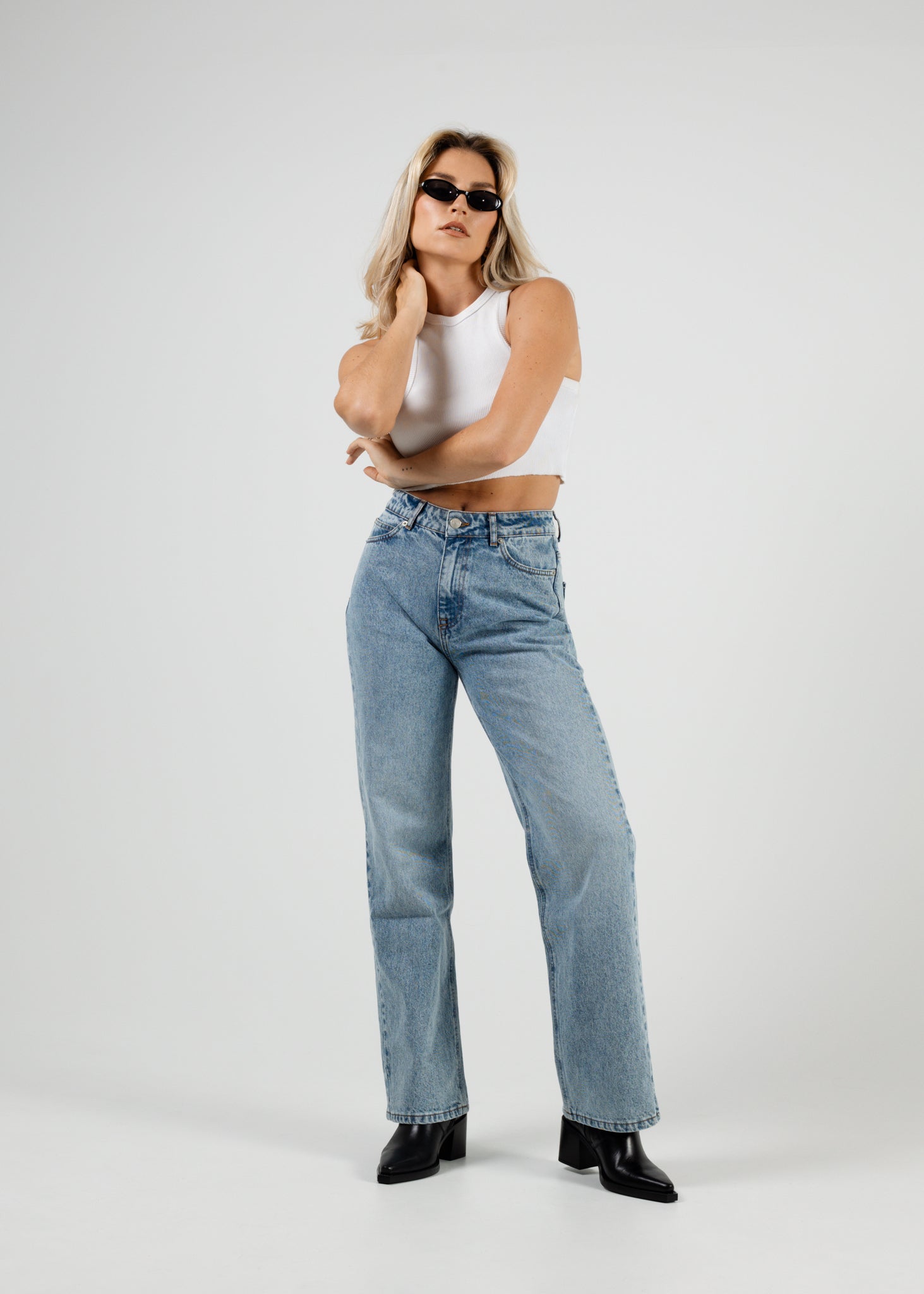 The Billie Jeans Medium Light Blue