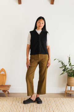 henderson-black-3390995.jpg?v=1759937489