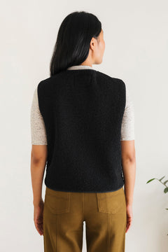 henderson-black-9186285.jpg?v=1759937489