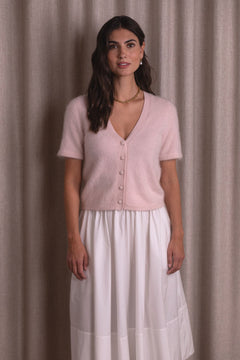 lyhythihainen_kashmirneuletakki_palepink_v-kaula-aukolla.jpg?v=1767959909