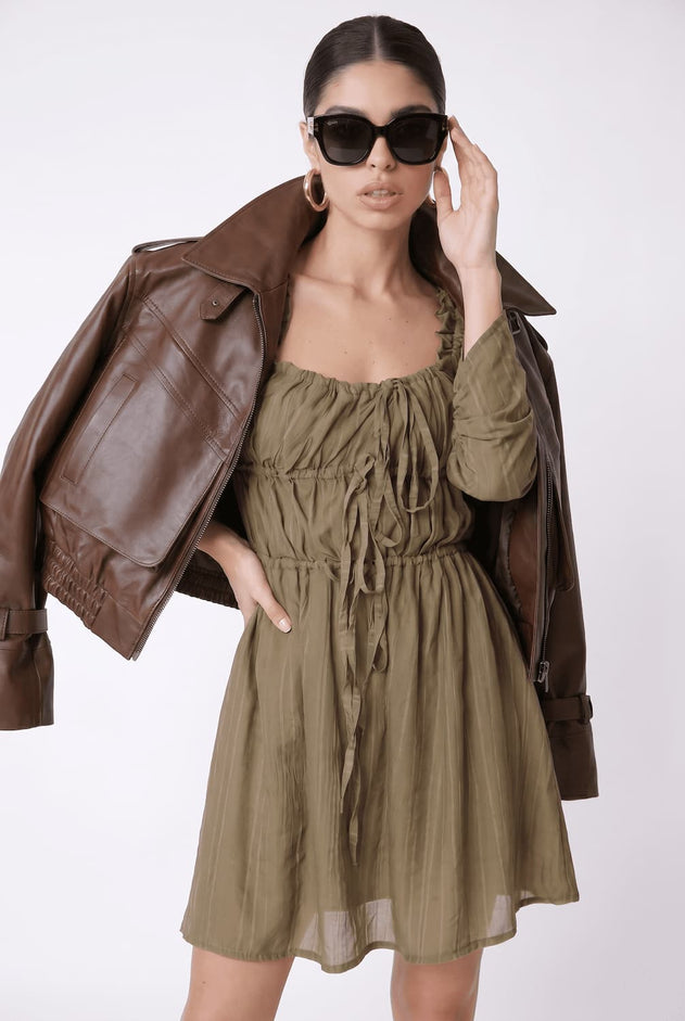 magnific__ultra-strict-model-face-body-styling-lighting-qual__16408.jpg?v=1778783249