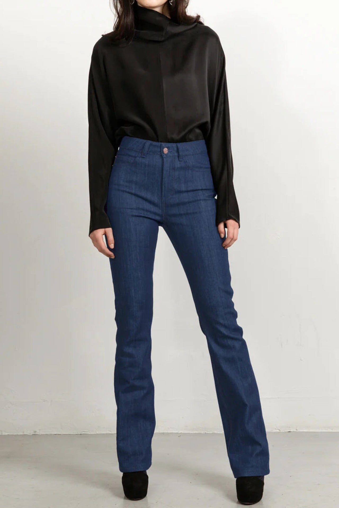 Flared Long Jeans Matching Stitch Mid Blue - Studio Heijne
