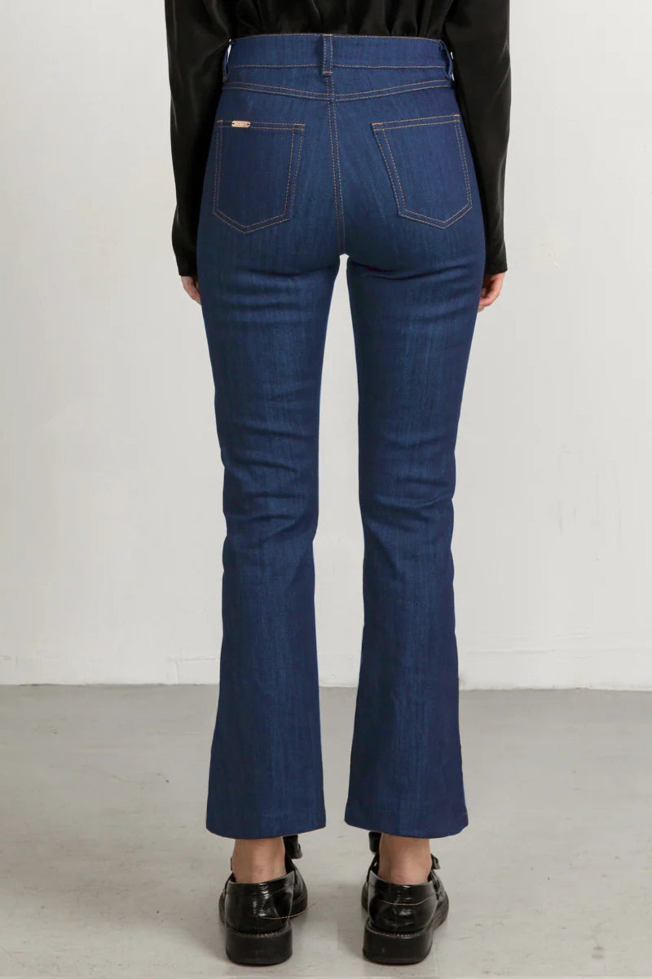 Flared Cropped Jeans Sand Stitch Mid Blue - Studio Heijne