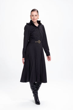 rainsisters-coat-black-sway-waterproof-black-in-motion.jpg?v=1779048720