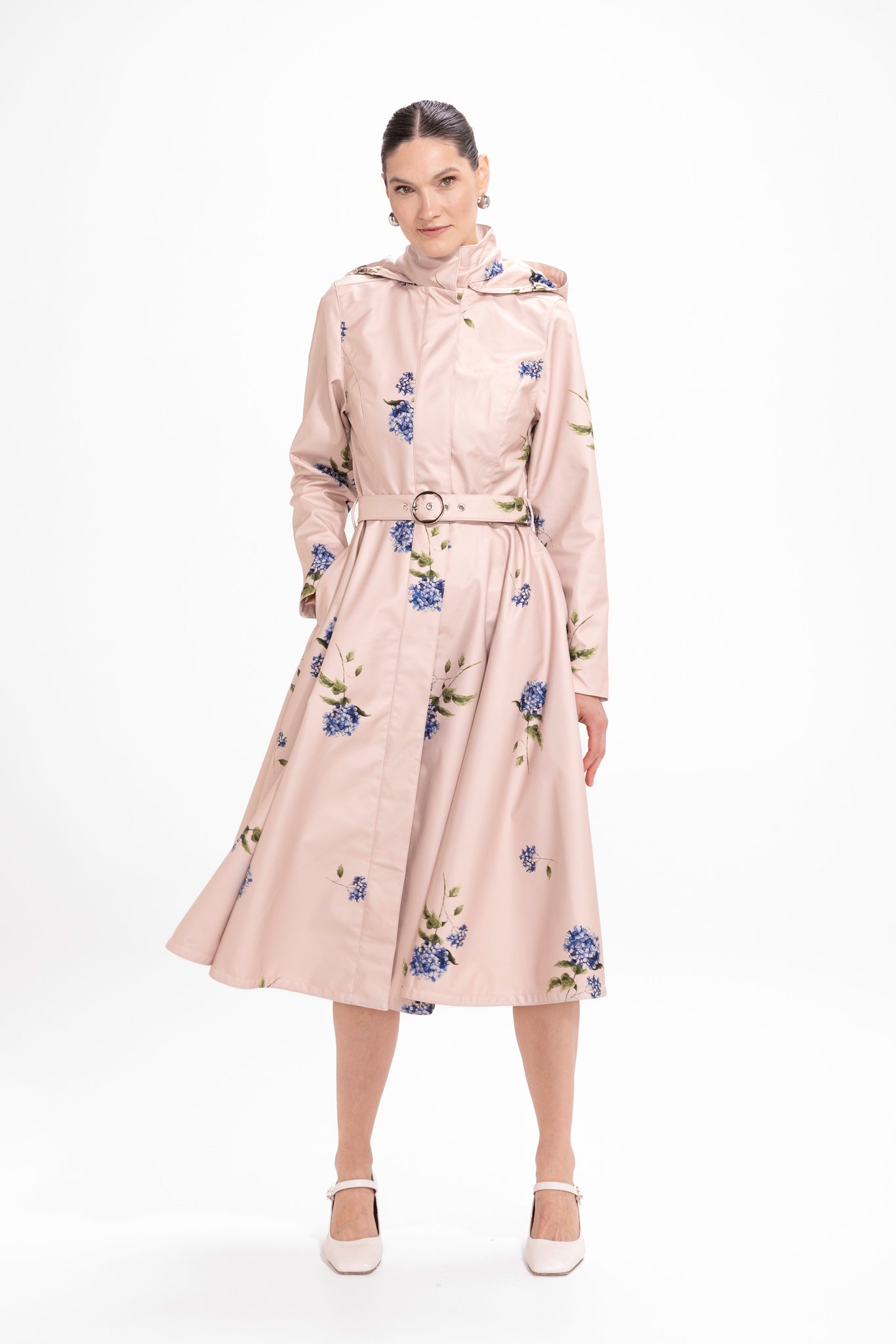 rainsisters-coat-gentle-bloom-waterproof-beige-floral-in-motion.jpg?v=1779053356