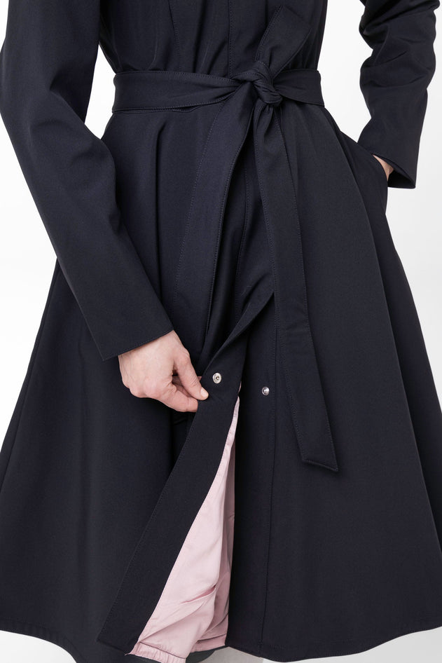 rainsisters-coat-midnight-black-waterproof-black-lining.jpg?v=1779054808