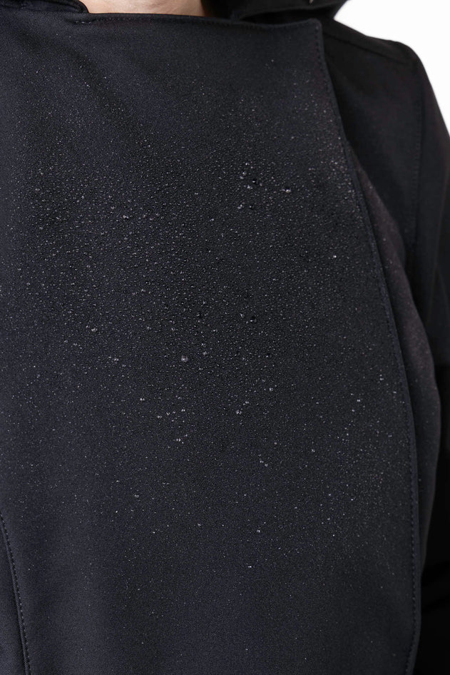 rainsisters-coat-queen-of-spade-waterproof-black-close-up.jpg?v=1779056374