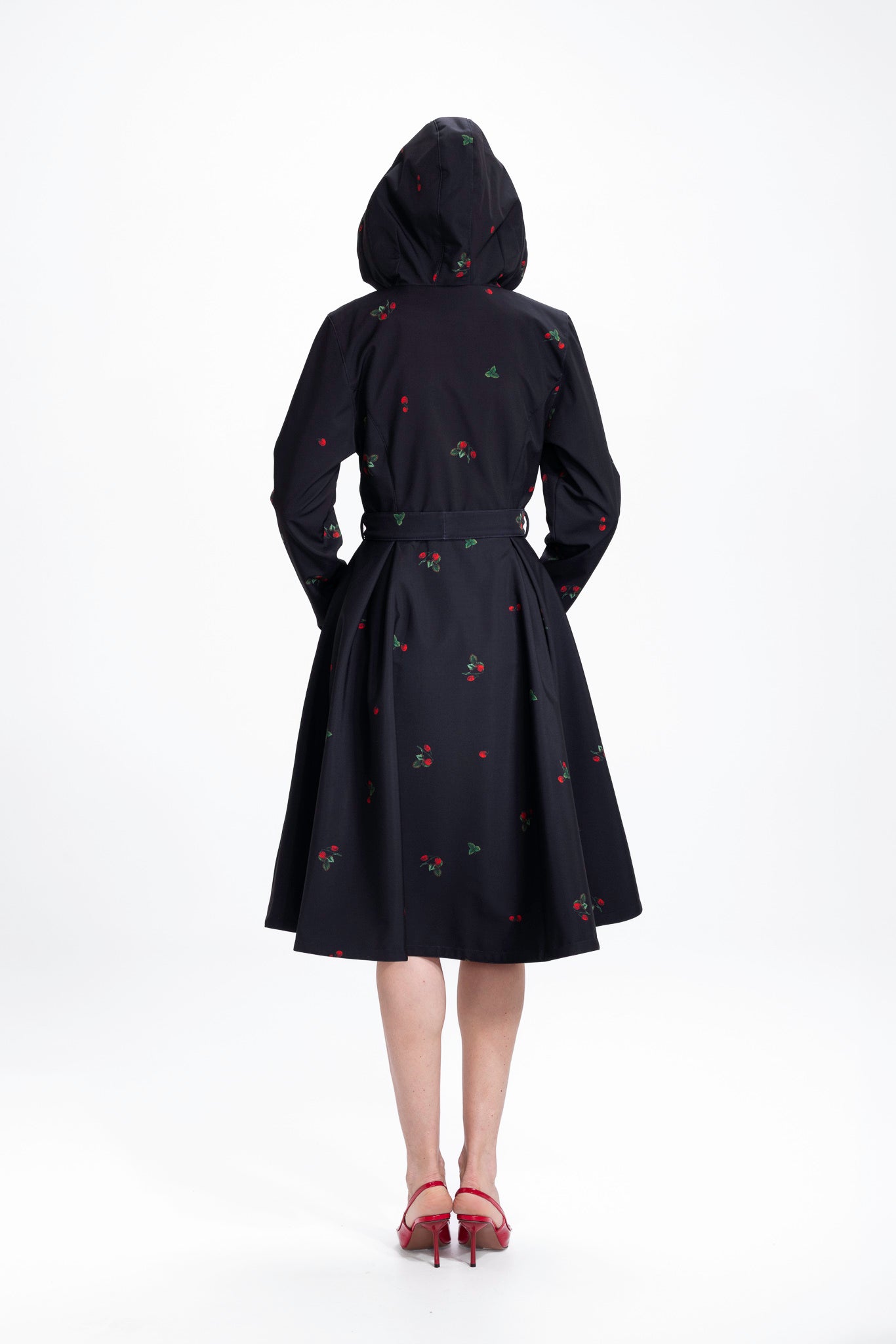rainsisters-coat-wild-strawberry-waterproof-black-berry-back.jpg?v=1779058542