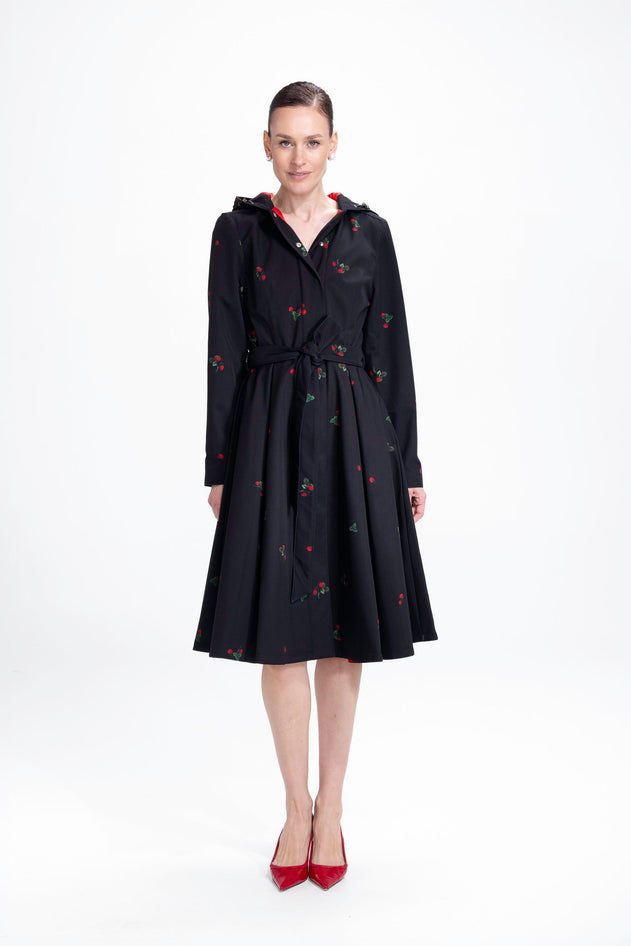 rainsisters-coat-wild-strawberry-waterproof-black-berry-front.jpg?v=1779058542